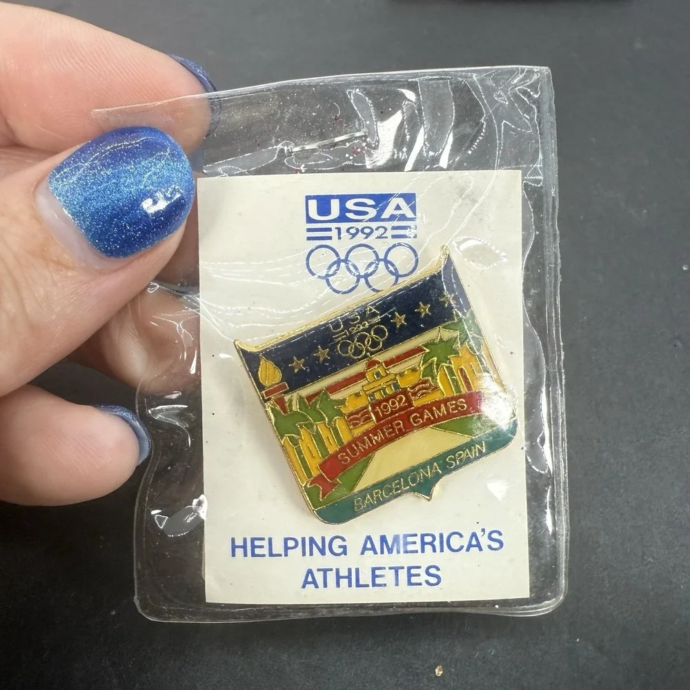 1992 USA Summer Olympic Games Barcelona Spain Trading Lapel Hat Tie Pin Enamel